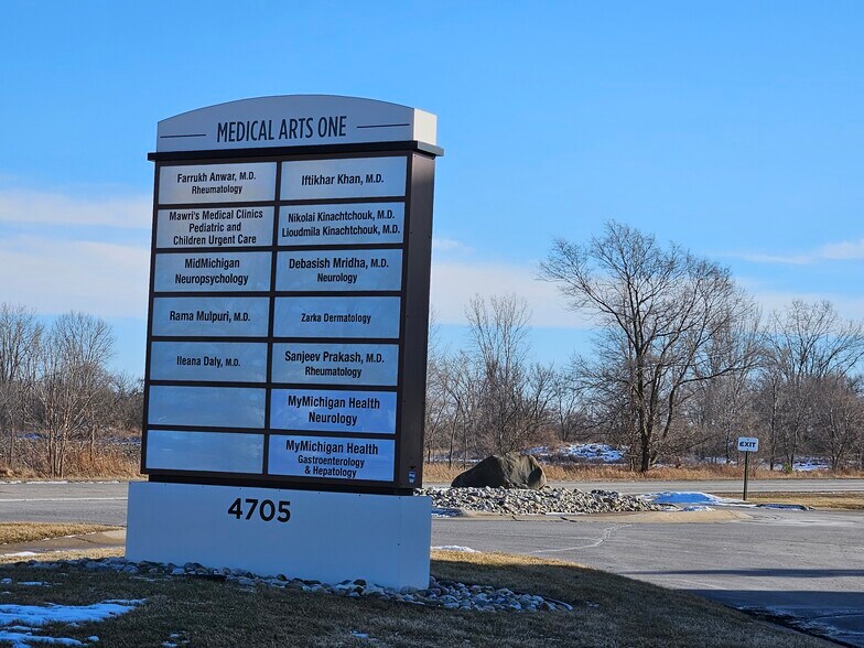 More Photos Of 4705 Towne Centre, Saginaw Medical For Sale