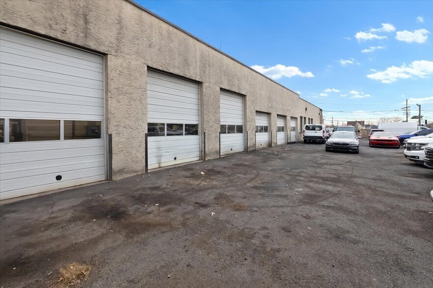 More Photos Of 263 US Highway 46, Saddle Brook Auto Repair For Sale