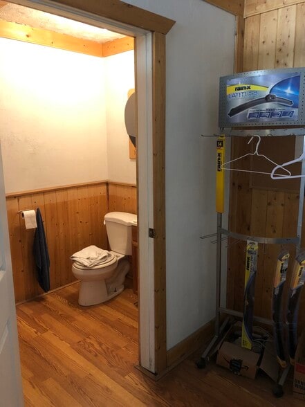 More Photos Of 47 N 400 W, Delta Auto Repair For Sale