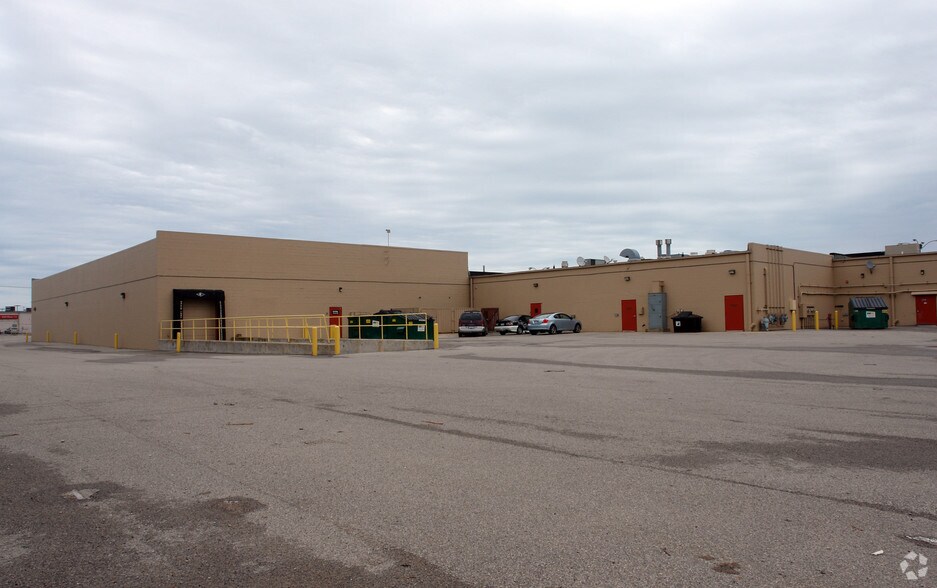 More Photos Of 4025-4141 24th Ave, Fort Gratiot Freestanding For Lease