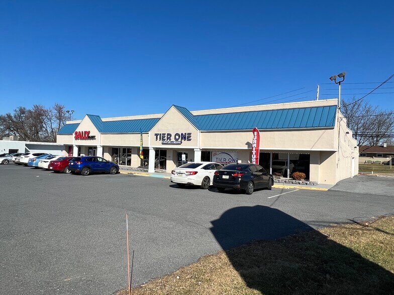 More Photos Of 2321 Macarthur Rd, Whitehall Freestanding For Lease