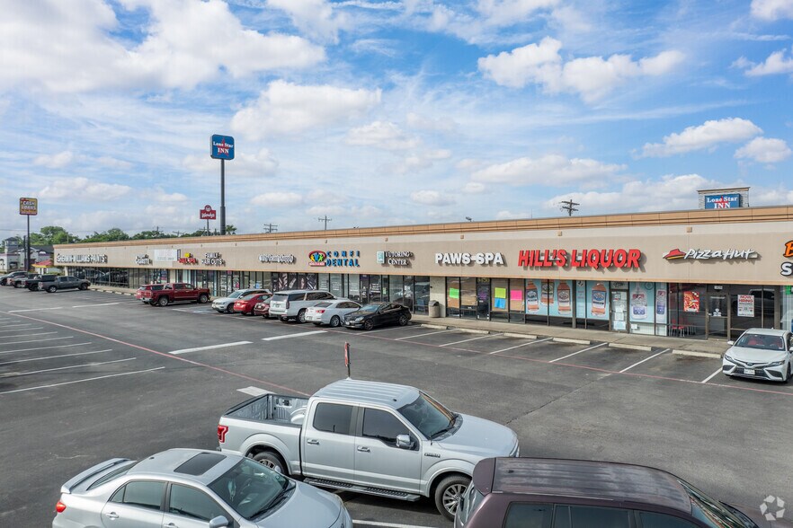More Photos Of 3400-3410 Gulf Freeway, Dickinson Unknown For Lease