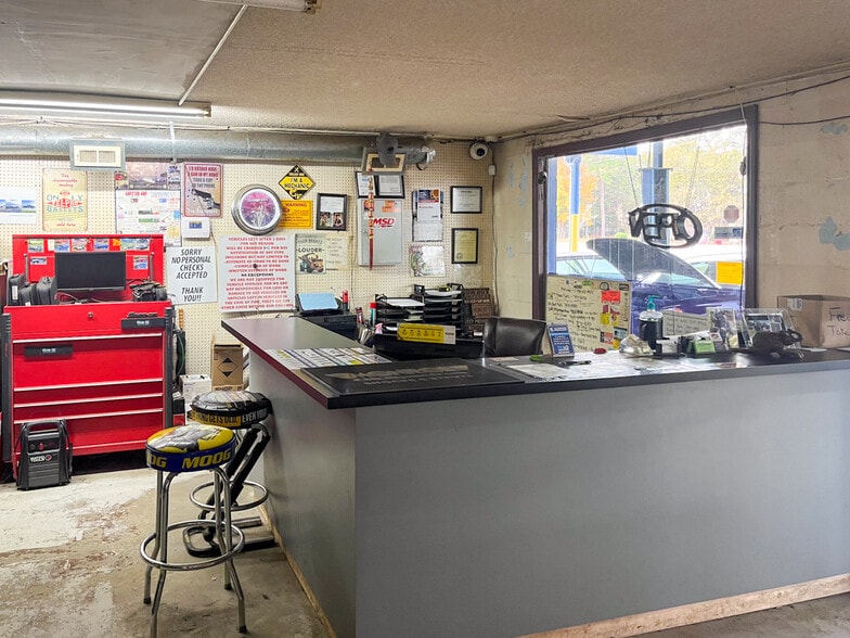 More Photos Of 121 S Goose Creek Blvd, Goose Creek Auto Repair For Sale