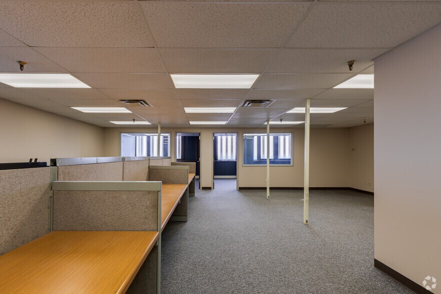 Photo of 18th Floor Ste 60-1800