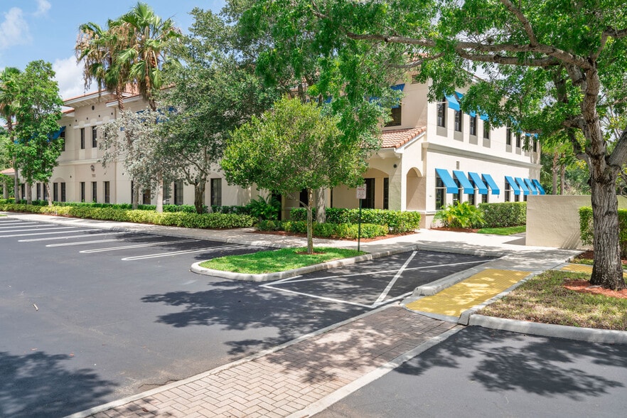 More Photos Of 7301 Wiles Rd, Coral Springs Medical For Lease