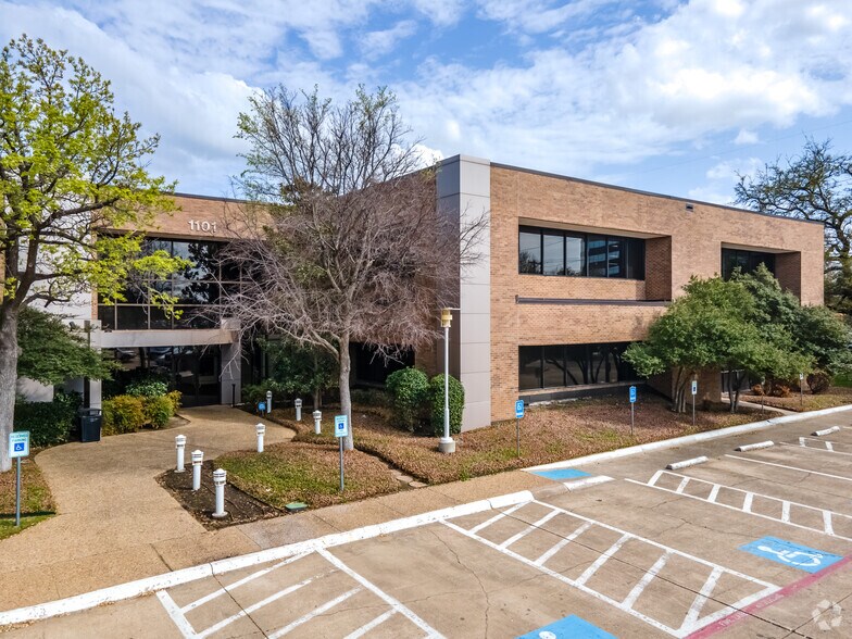 Primary Photo Of 1101 E Arapaho Rd, Richardson Office Residential For Lease