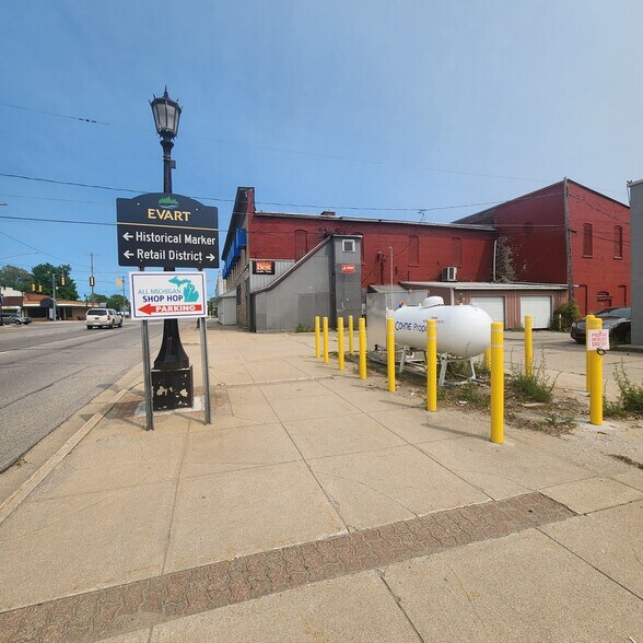 More Photos Of 104 S Main St, Evart Storefront For Sale