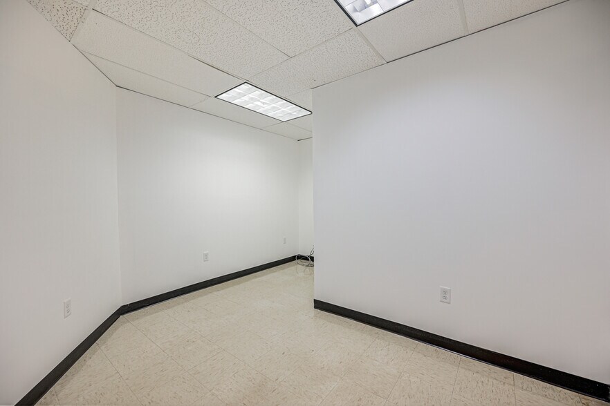 More Photos Of 20 Willow Springs Cir, York Warehouse For Sale