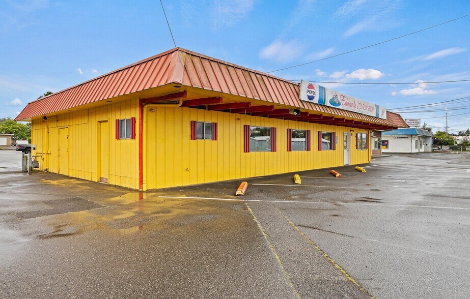 More Photos Of 1175 Newmark Ave, Coos Bay Restaurant For Sale