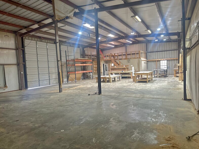 More Photos Of 9310 Converse Business Ln, Converse Warehouse For Lease
