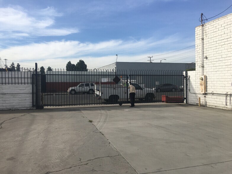 More Photos Of 1000 E Anaheim St, Wilmington Service For Sale