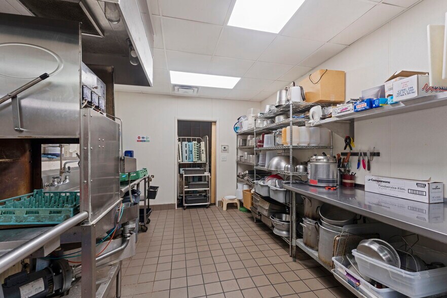 More Photos Of 118 Railroad Ave NE, Mora General Retail For Sale