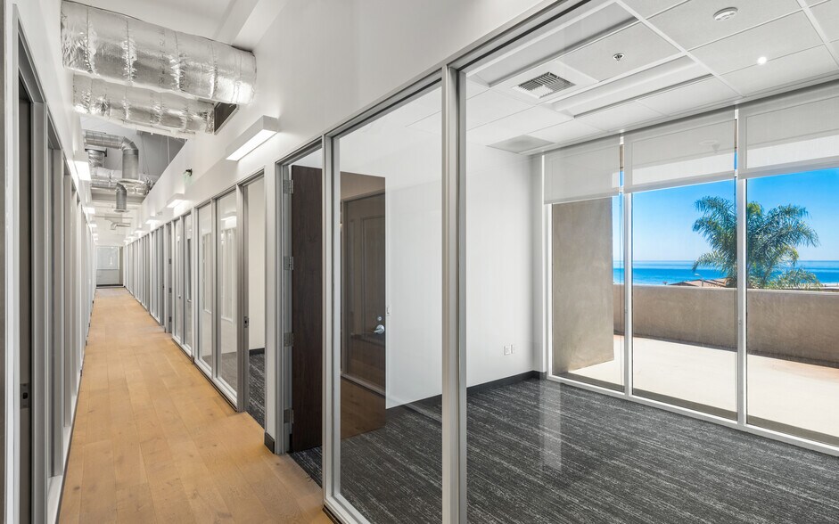 More Photos Of 22809 Pacific Coast Hwy, Malibu Medical For Sale