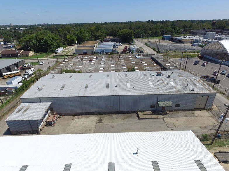 More Photos Of 66 W Colorado Ave, Memphis Warehouse For Lease
