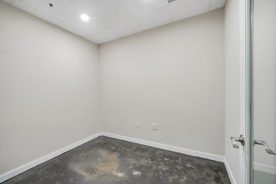 More Photos Of 102 6th Ave N, Jacksonville Unknown For Lease