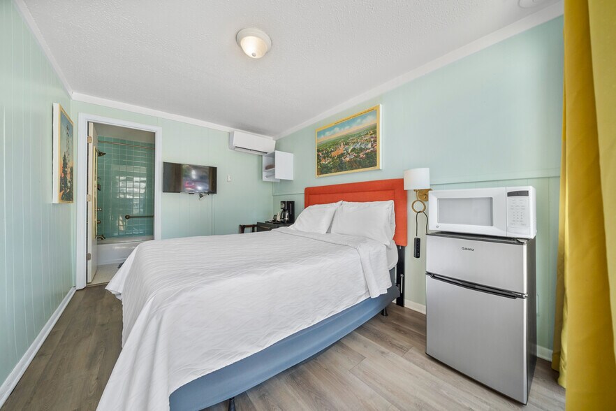 More Photos Of 741 Park Ave, Hot Springs Hotel For Sale