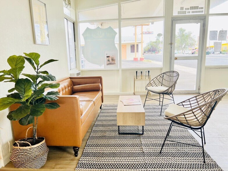 More Photos Of 22430 W Old Highway 66, Seligman Hotel For Sale