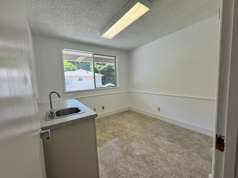 More Photos Of 13350 Big Basin Way, Boulder Creek Medical For Lease