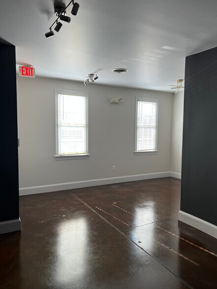 More Photos Of 727 W Hargett St, Raleigh Office Residential For Lease