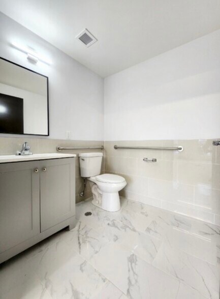 More Photos Of 39-04 29th St, Long Island City Apartments For Lease