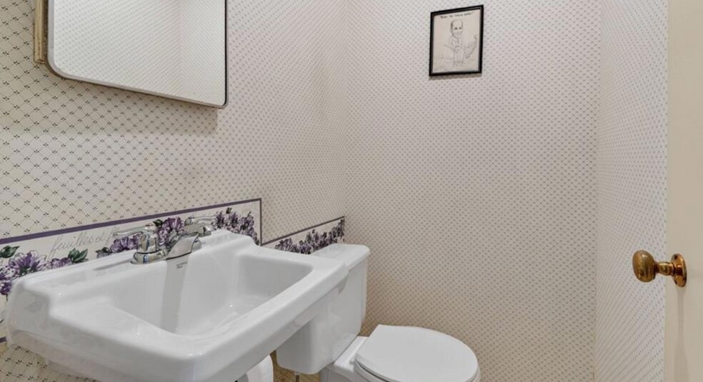 More Photos Of 11147 Olive Blvd, Saint Louis Office For Sale