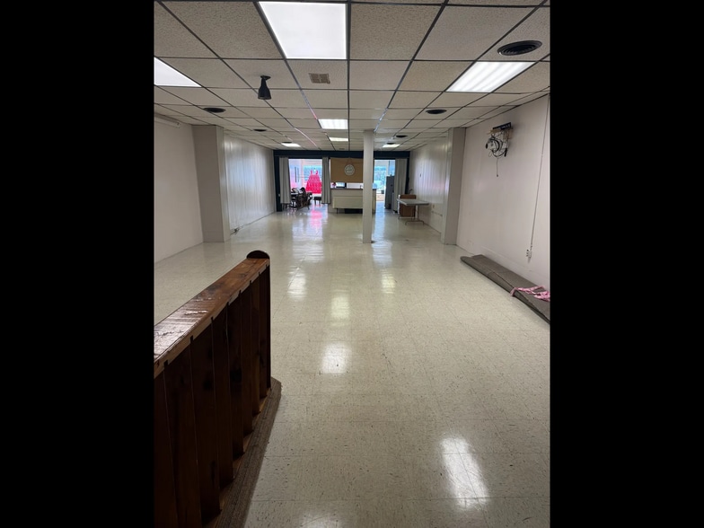 More Photos Of 107 E Jefferson St, Bloomfield Office Residential For Sale