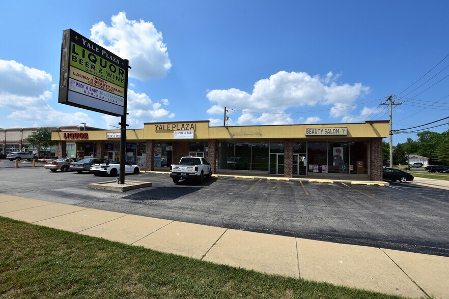 Primary Photo Of 140 W North Ave, Villa Park Department Store For Lease