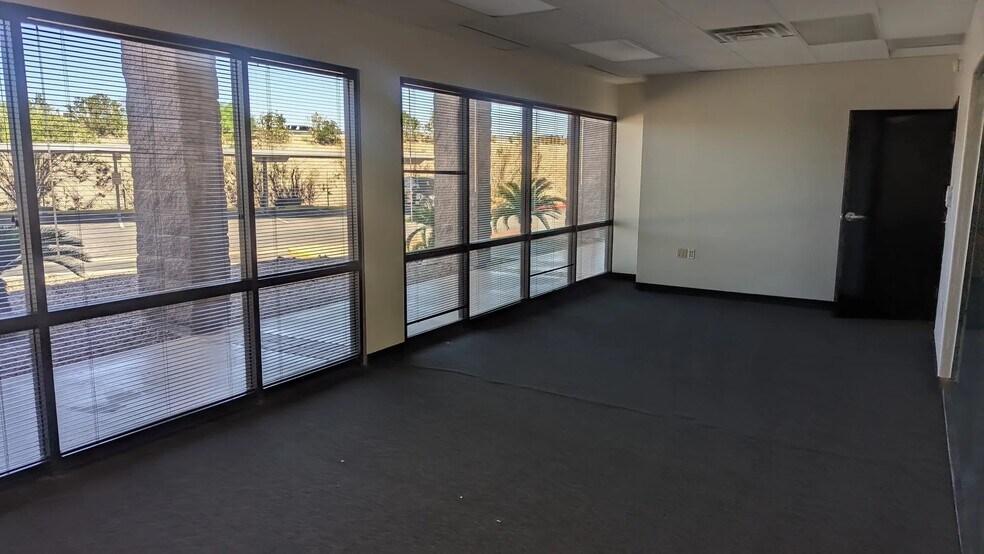 More Photos Of 2544 E University Dr, Phoenix Office For Sale