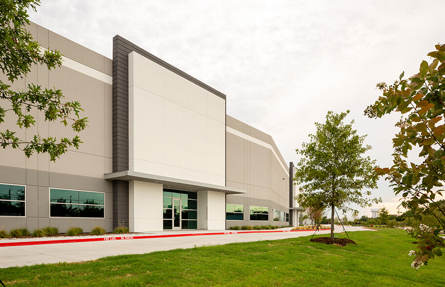 Primary Photo Of 221 Southwestern Blvd, Coppell Warehouse For Lease