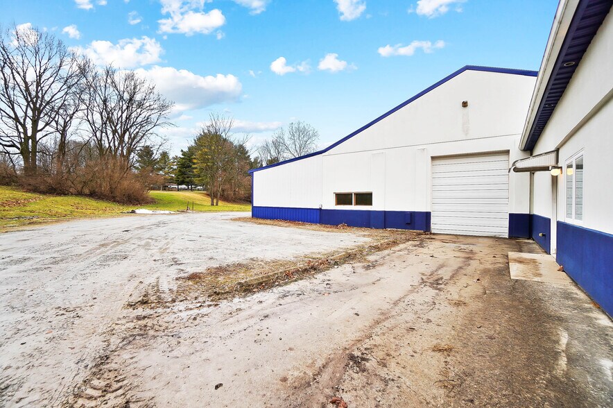 More Photos Of 6220 Knollwood Rd, Springfield Warehouse For Sale
