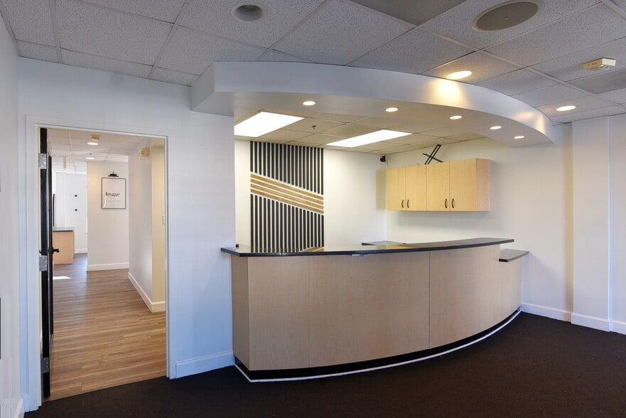 More Photos Of 13895 Hedgewood Dr, Woodbridge Medical For Sale