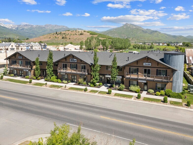 More Photos Of 695 E Main St, Midway Storefront Retail Office For Lease