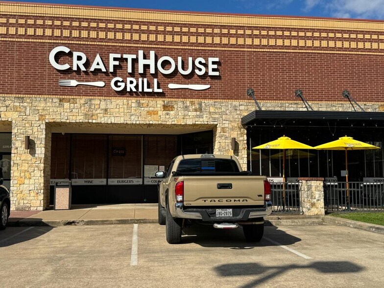 More Photos Of 12910-12918 Malcomson Rd, Houston Storefront For Sale