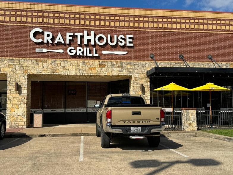 More Photos Of 12910-12918 Malcomson Rd, Houston Storefront For Sale