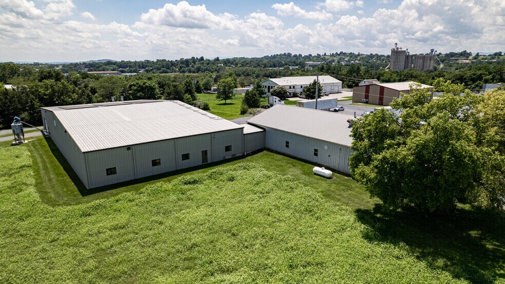 More Photos Of 641 Acorn Dr, Harrisonburg Manufacturing For Sale