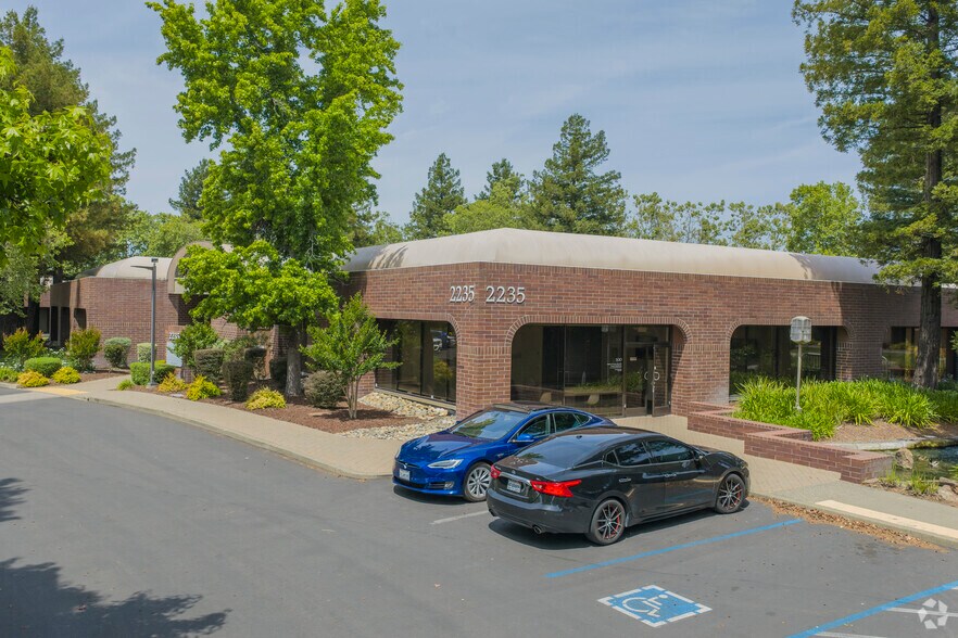 More Photos Of 2255 Challenger Way, Santa Rosa Unknown For Lease
