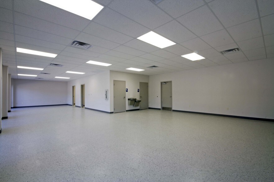 More Photos Of 405 Enterprise St, Longview Warehouse For Sale