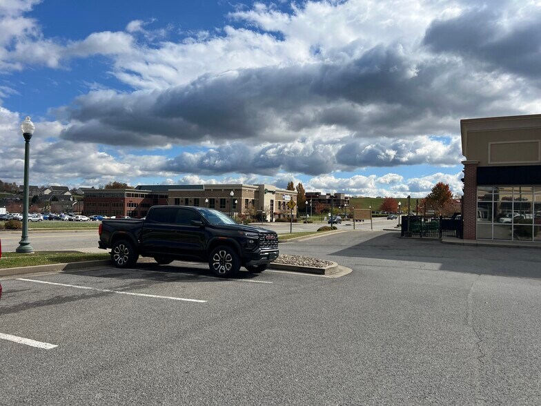 More Photos Of 139 Conference Center Way, Bridgeport General Retail For Lease