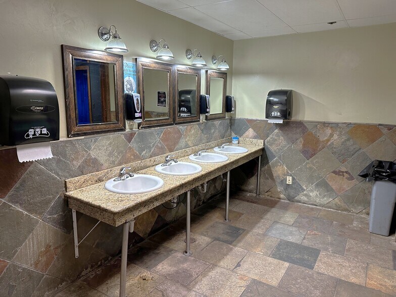 More Photos Of 201 N Meridian Ave, Oklahoma City Restaurant For Sale