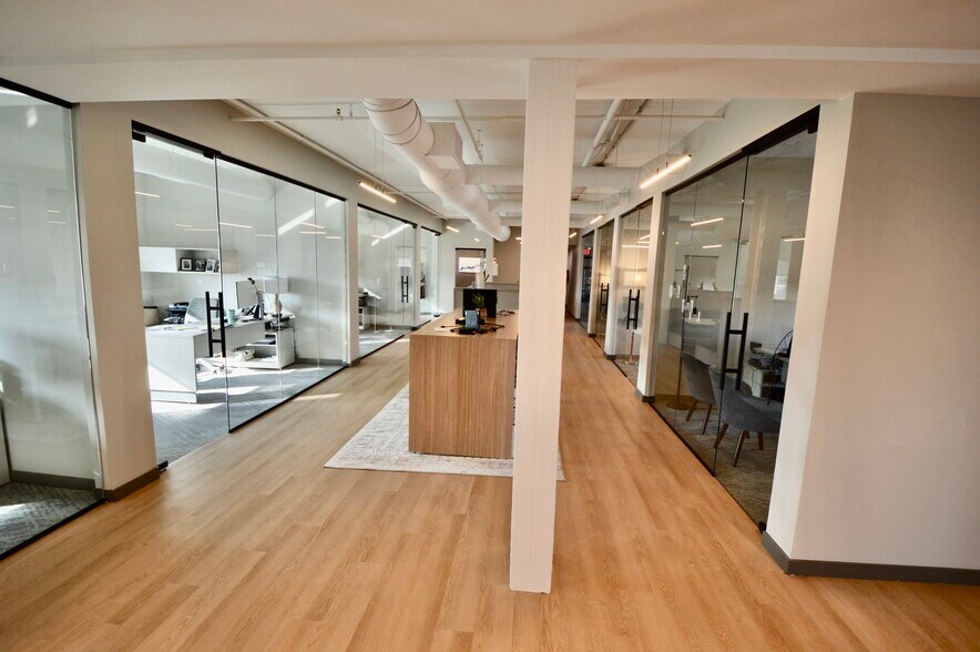 More Photos Of 535 Madison Ave, Covington Office For Lease