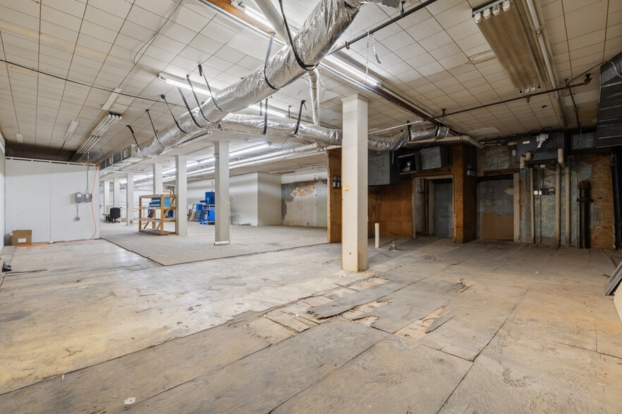 More Photos Of 120 S Main St, Lancaster Warehouse For Lease