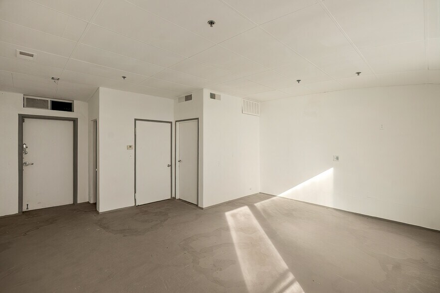 More Photos Of 3111 Ocean Front Walk, Marina Del Rey Apartments For Sale
