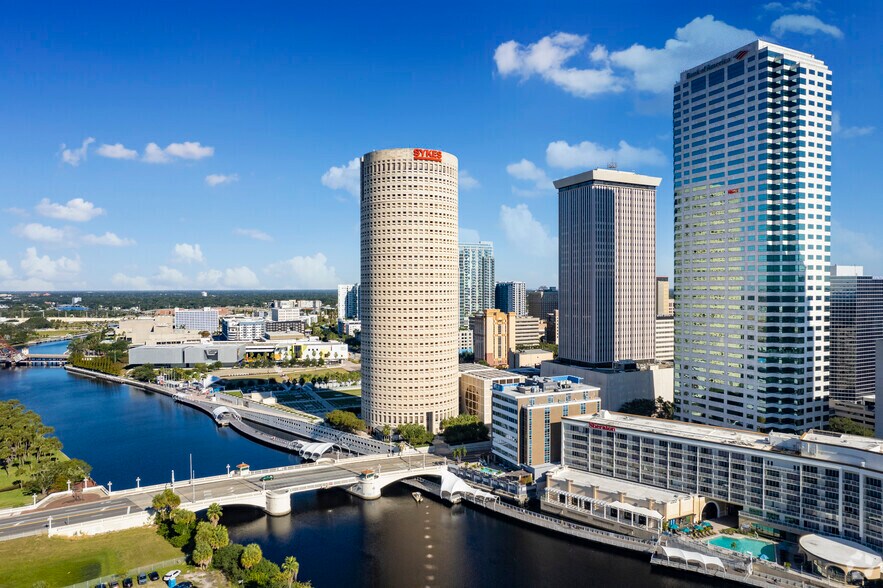 More Photos Of 400 N Ashley Dr, Tampa Office For Lease