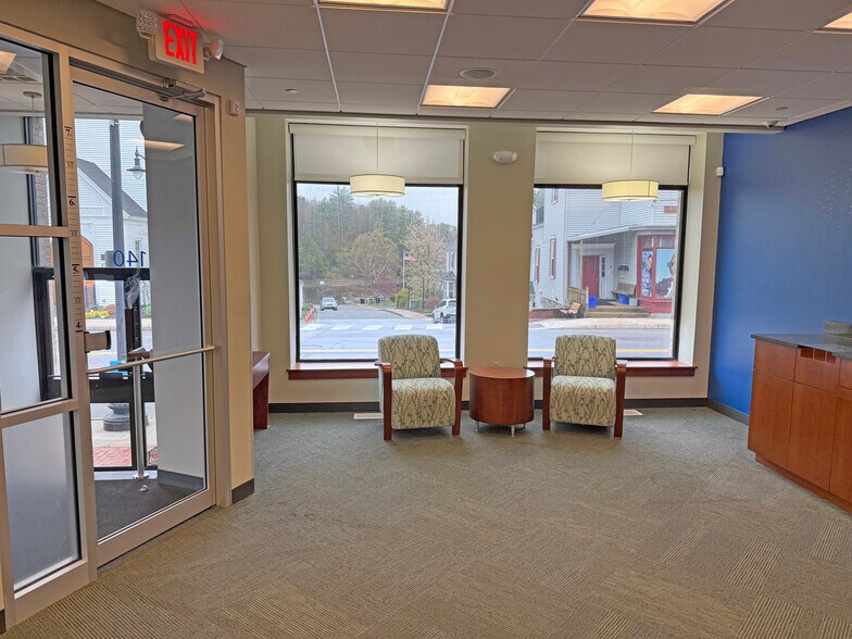More Photos Of 140 Main St, Newmarket Bank For Lease