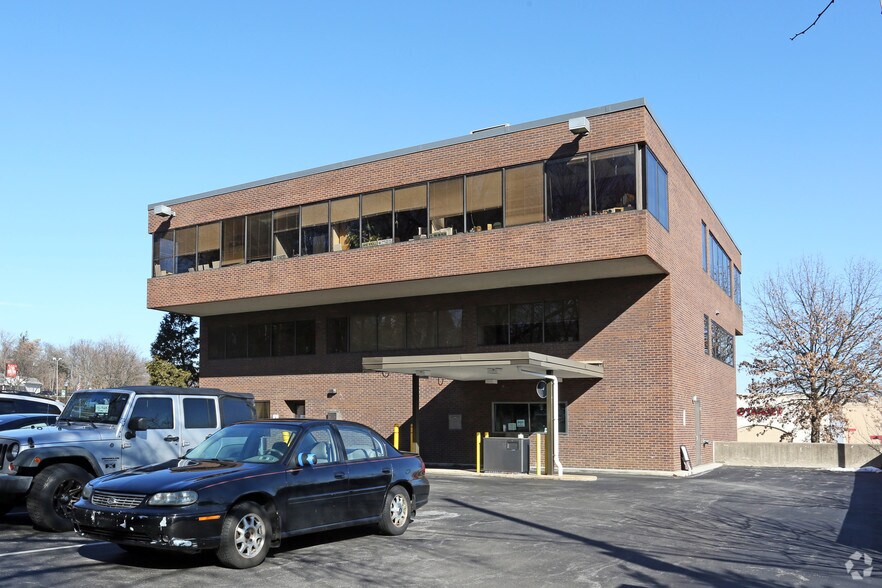 More Photos Of 1494 Old York Rd, Abington Medical For Sale