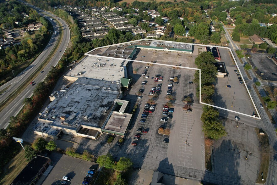 Primary Photo Of 175-227 Great Oaks Trl, Wadsworth Storefront For Sale