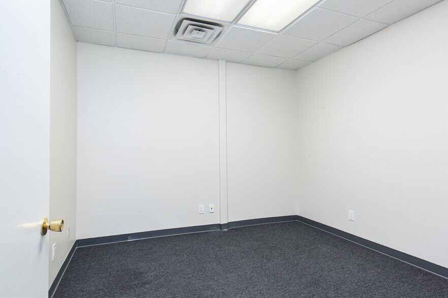 More Photos Of 2881 S Valley View Blvd, Las Vegas Office Residential For Lease