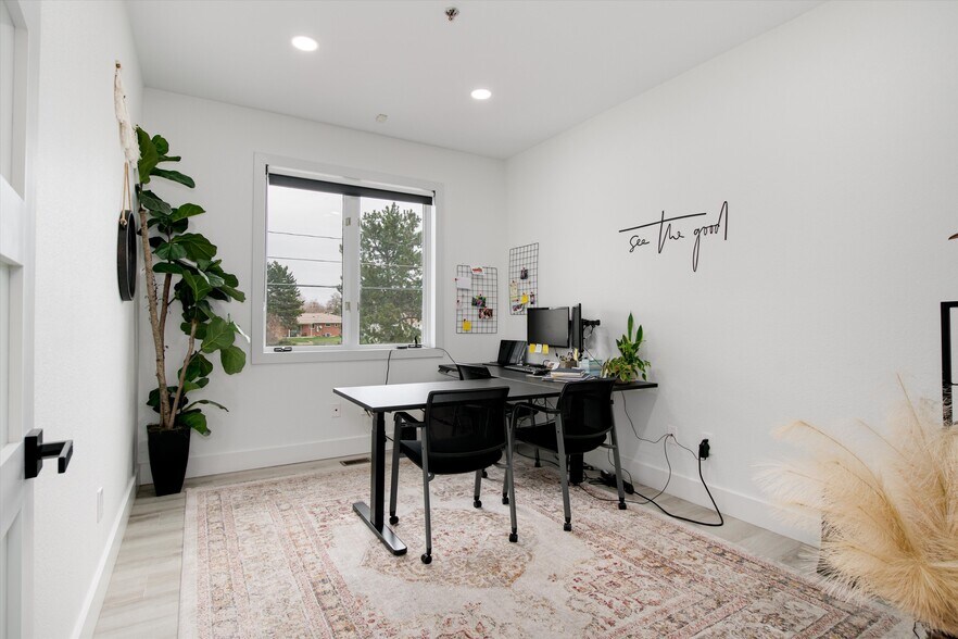 More Photos Of 42 Garden Ctr, Broomfield Office For Lease