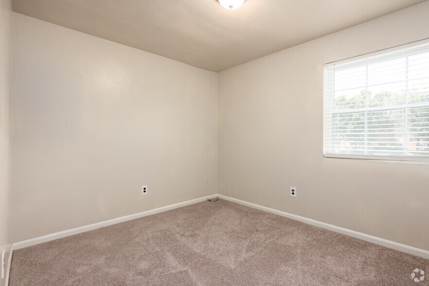 More Photos Of 777 Roanoke Blvd, Salem Apartments For Sale