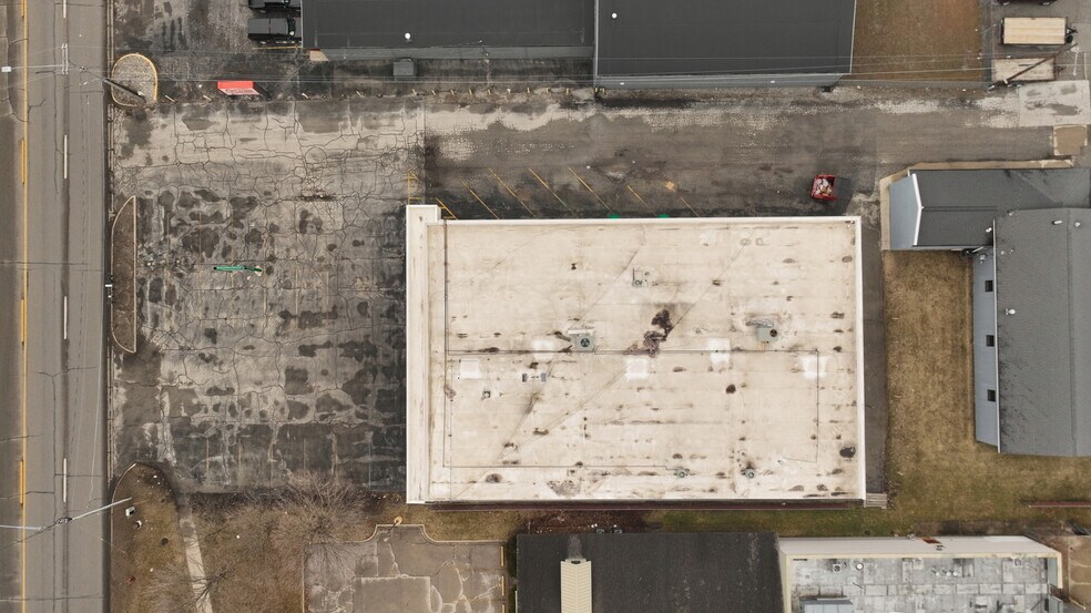 More Photos Of 3220 Bay Rd, Saginaw Storefront For Sale